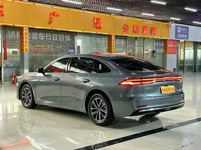 2025 Geely Galaxy A7 с пробегом 10 000 км