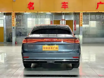 2025 Geely Galaxy A7 с пробегом 10 000 км