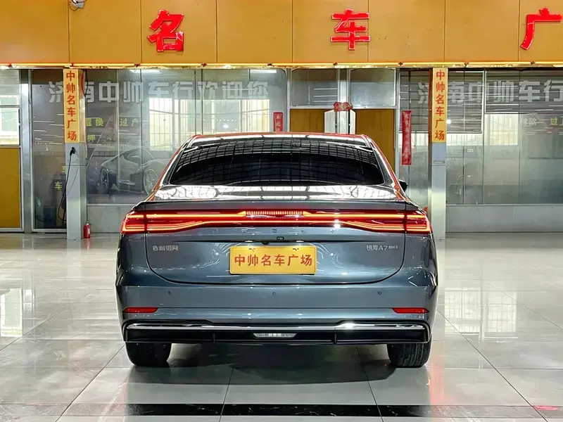 2025 Geely Galaxy A7 с пробегом 10 000 км