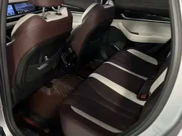 2021 Geely Monjaro с пробегом 52 000 км
