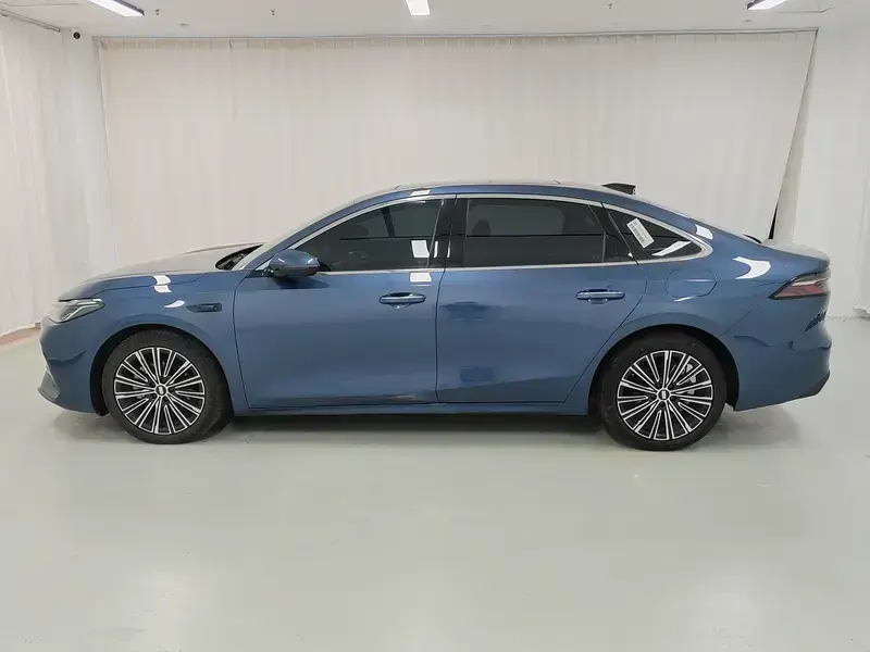 2025 Geely Galaxy A7 с пробегом 7 700 км