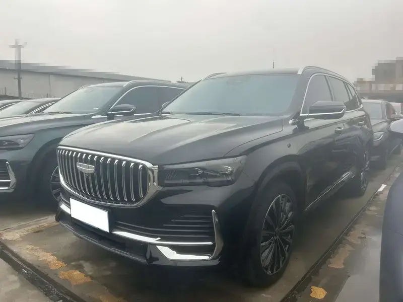 2025 Geely Monjaro с пробегом 14 000 км