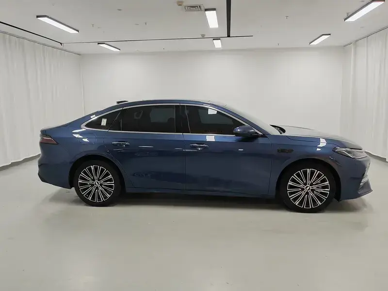 2025 Geely Galaxy A7 с пробегом 7 700 км
