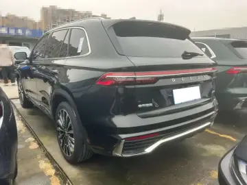2025 Geely Monjaro с пробегом 14 000 км
