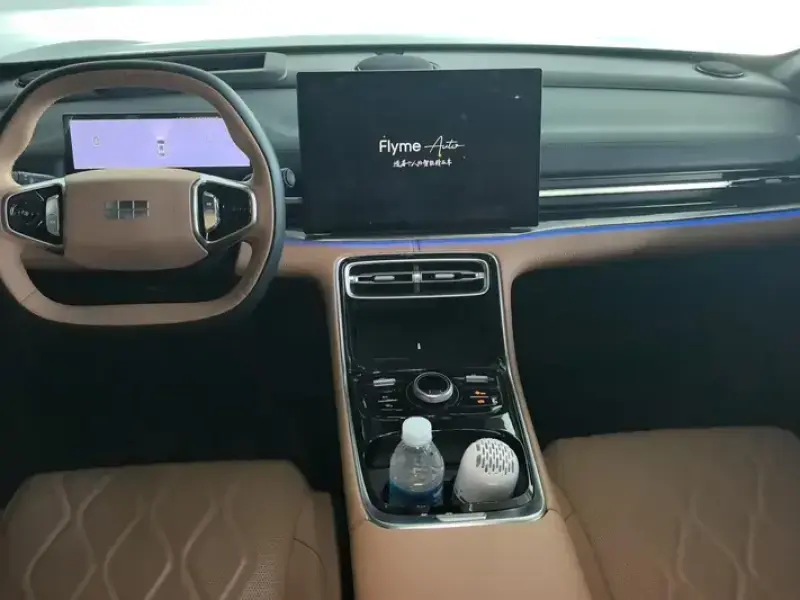 2025 Geely Galaxy A7 с пробегом 6 000 км