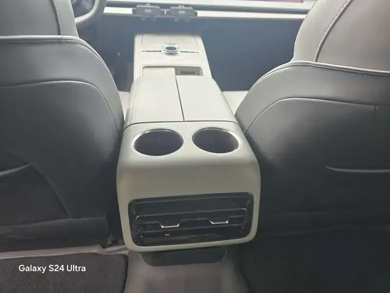 2024 Geely Galaxy E8 с пробегом 74 000 км