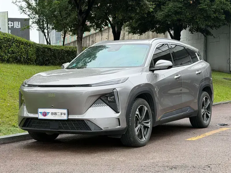 2023 Geely Galaxy L7 с пробегом 35 000 км