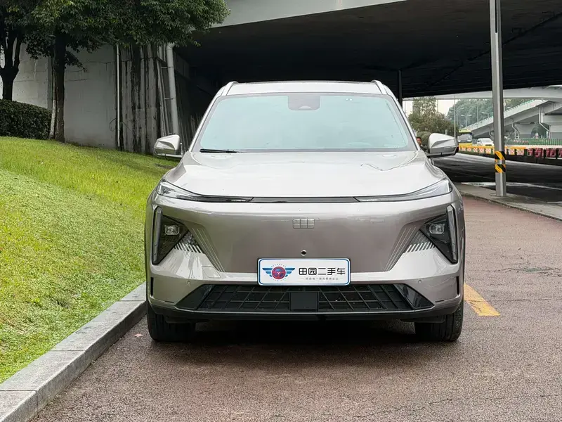 2023 Geely Galaxy L7 с пробегом 35 000 км
