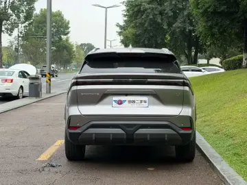 2023 Geely Galaxy L7 с пробегом 35 000 км
