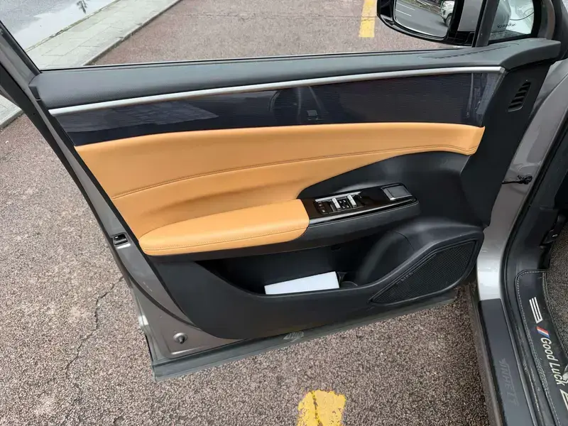 2023 Geely Galaxy L7 с пробегом 35 000 км
