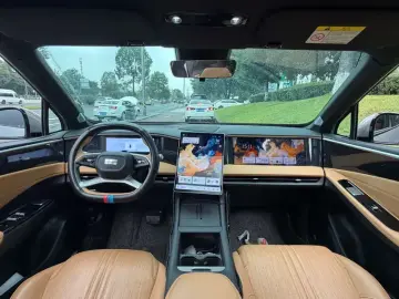2023 Geely Galaxy L7 с пробегом 35 000 км
