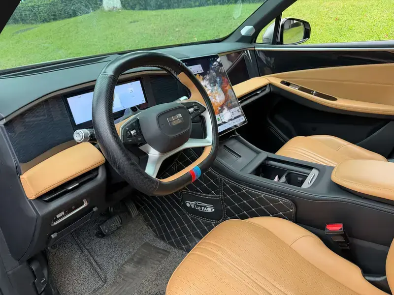 2023 Geely Galaxy L7 с пробегом 35 000 км