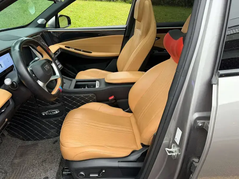 2023 Geely Galaxy L7 с пробегом 35 000 км