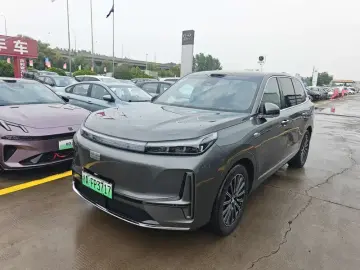 2025 Geely Galaxy M9 с пробегом 10 700 км
