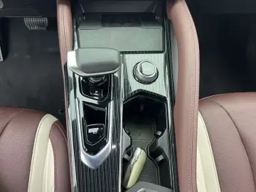 2024 Geely Monjaro с пробегом 29 700 км