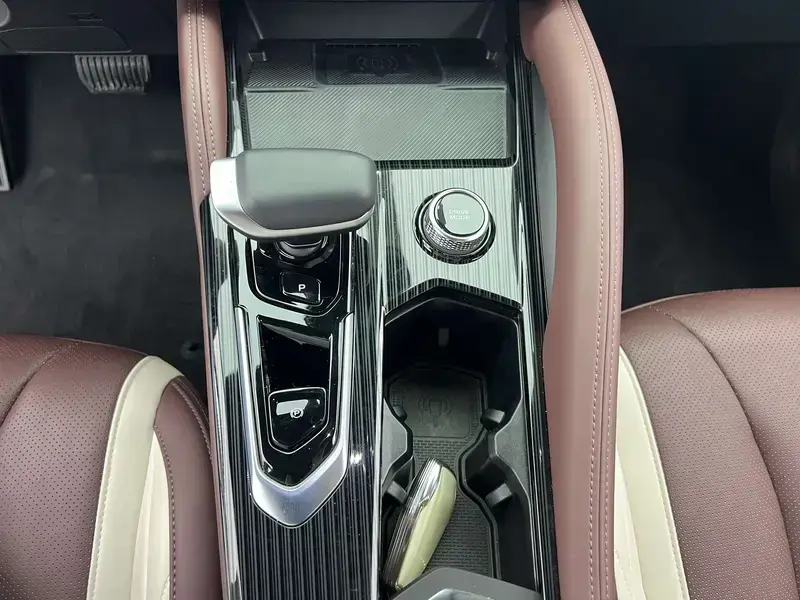 2024 Geely Monjaro с пробегом 29 700 км
