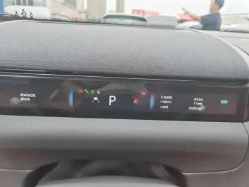 2025 Geely Galaxy M9 с пробегом 10 700 км