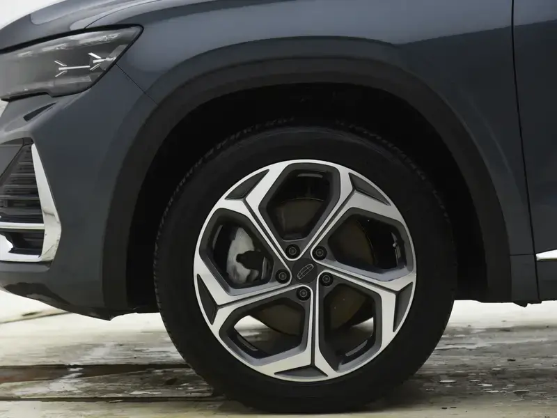 2021 Geely Monjaro с пробегом 40 000 км