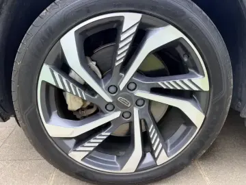 2021 Geely Monjaro с пробегом 40 000 км