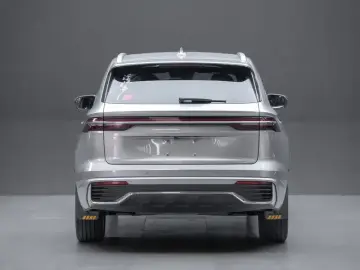 2021 Geely Monjaro с пробегом 28 500 км