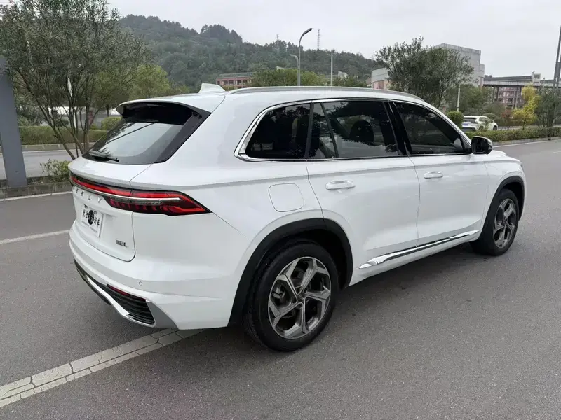 2024 Geely Monjaro с пробегом 30 000 км