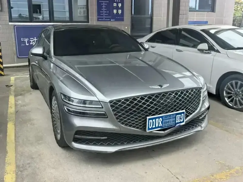 2023 Genesis G80 с пробегом 27 000 км