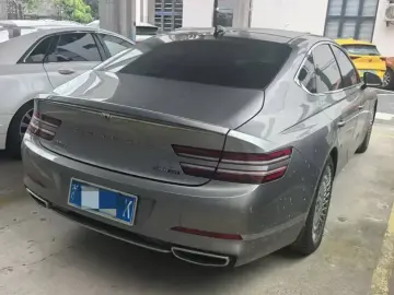 2023 Genesis G80 с пробегом 27 000 км