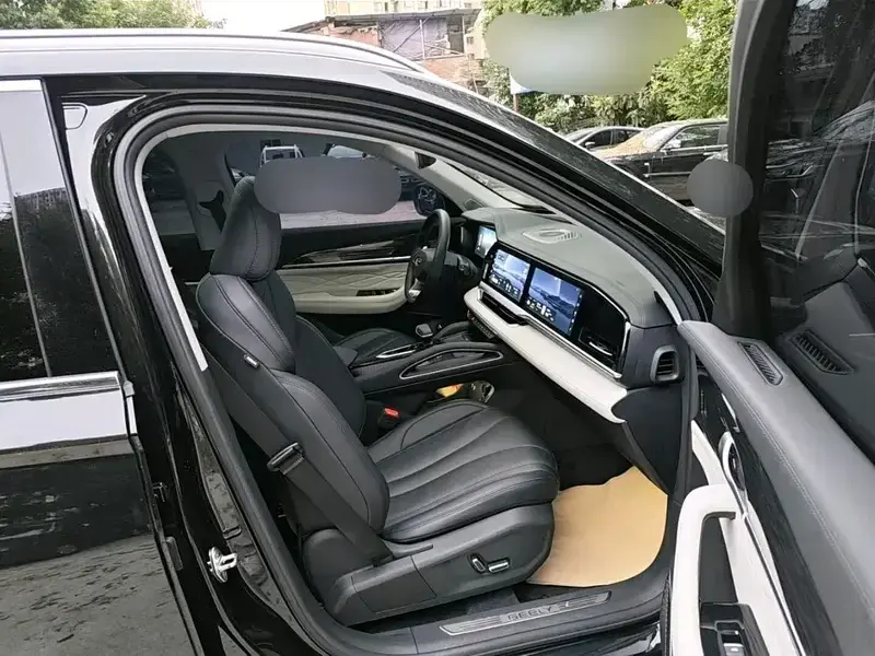 2023 Geely Monjaro с пробегом 42 100 км