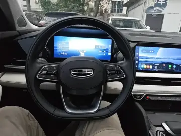 2023 Geely Monjaro с пробегом 42 100 км
