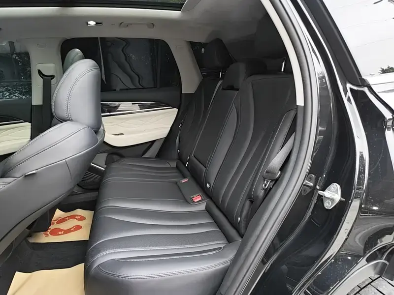 2023 Geely Monjaro с пробегом 42 100 км