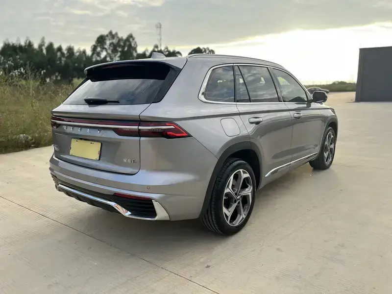 2024 Geely Monjaro с пробегом 7 000 км