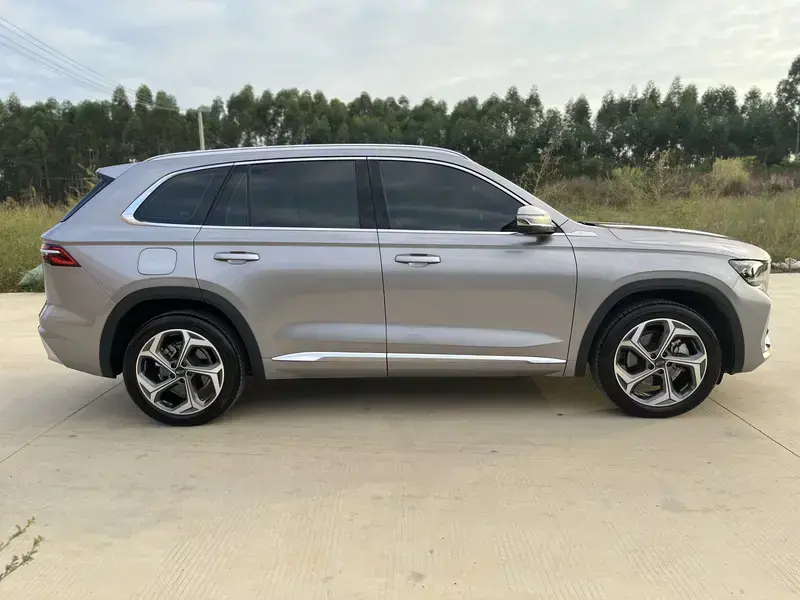2024 Geely Monjaro с пробегом 7 000 км