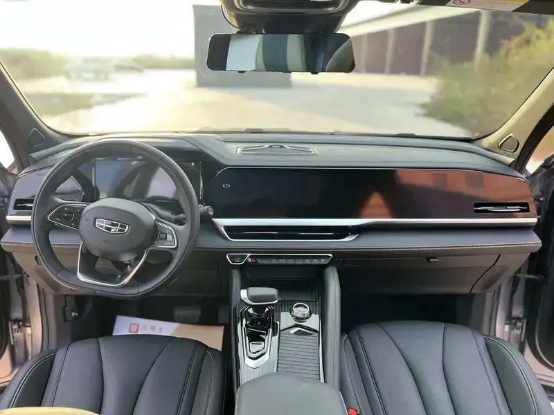 2024 Geely Monjaro с пробегом 7 000 км