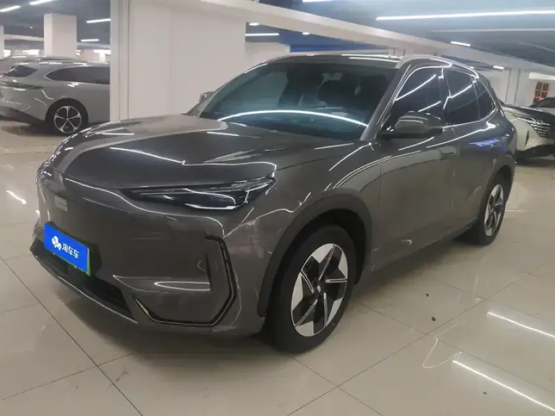 2024 Geely Galaxy E5 с пробегом 30 000 км