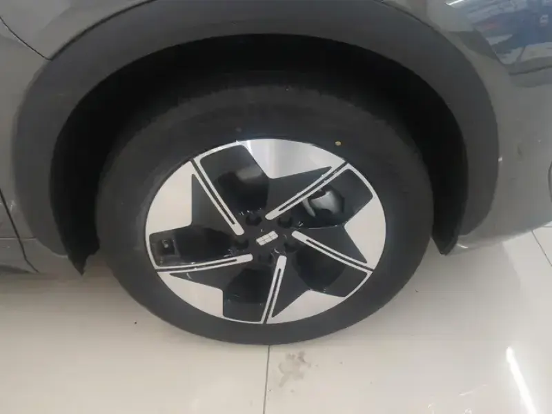 2024 Geely Galaxy E5 с пробегом 30 000 км