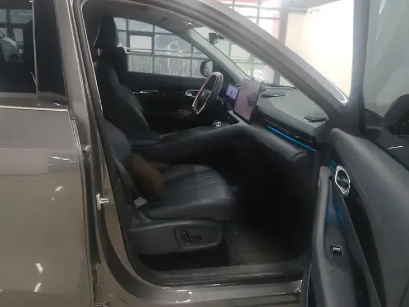 2024 Geely Galaxy E5 с пробегом 30 000 км
