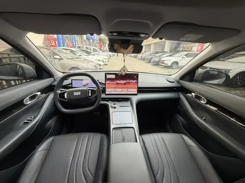 2024 Geely Galaxy E5 с пробегом 64 000 км