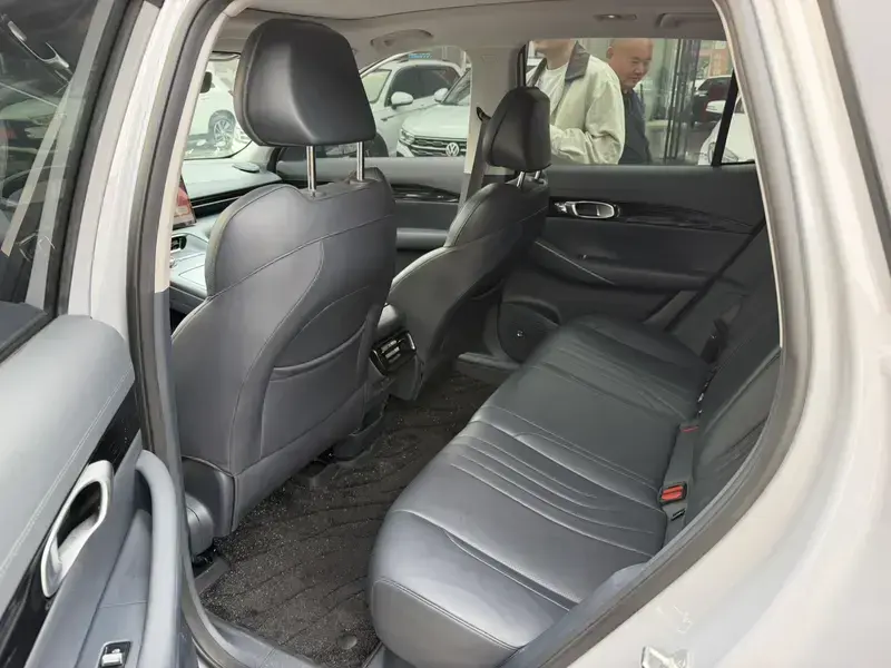 2024 Geely Galaxy E5 с пробегом 64 000 км