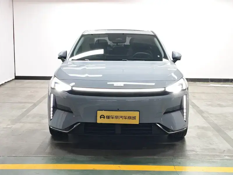 2025 Geely Galaxy L6 с пробегом 7 200 км
