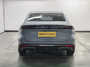 2025 Geely Galaxy L6 с пробегом 7 200 км