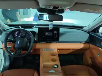 2025 Haval Xiaolong Max с пробегом 8 500 км