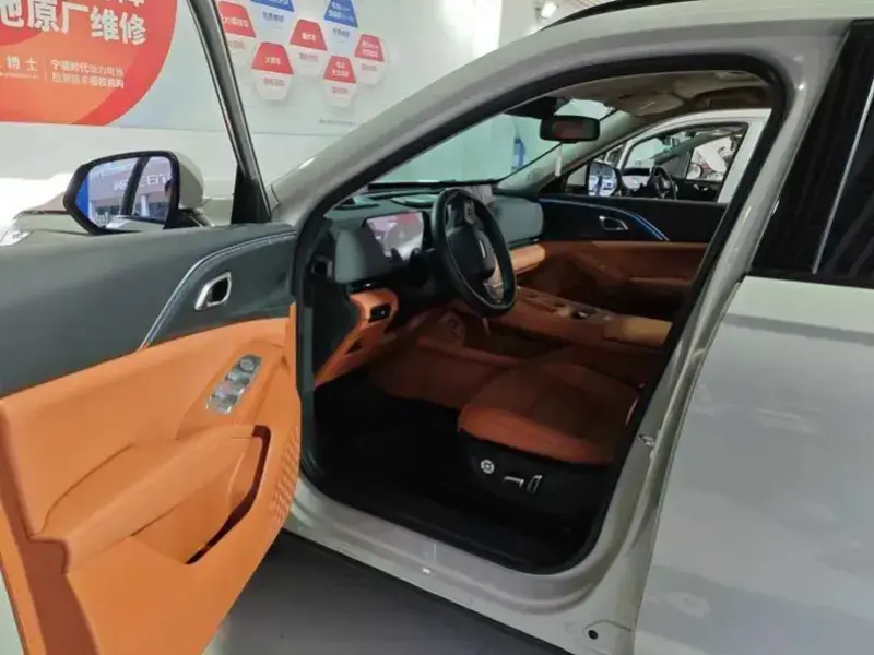 2025 Haval Xiaolong Max с пробегом 8 500 км