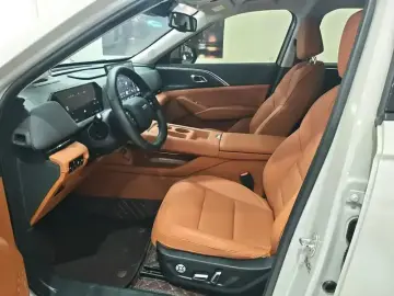 2025 Haval Xiaolong Max с пробегом 26 000 км