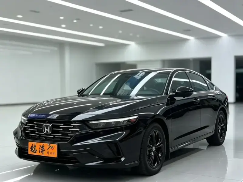 2025 Honda Accord с пробегом 6 000 км