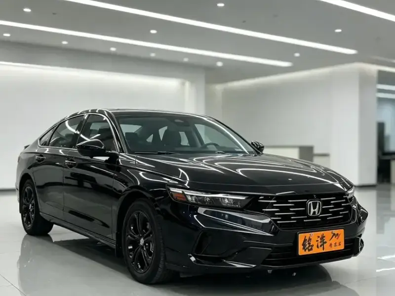 2025 Honda Accord с пробегом 6 000 км