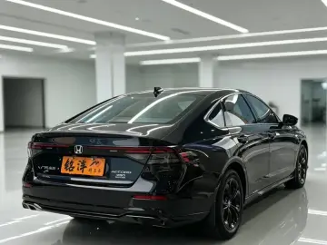 2025 Honda Accord с пробегом 6 000 км