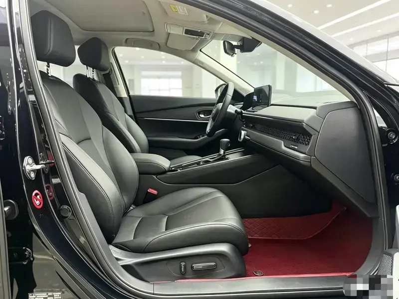 2025 Honda Accord с пробегом 6 000 км