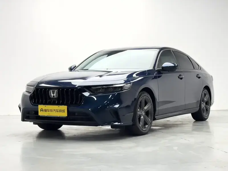 2025 Honda Inspire с пробегом 16 900 км