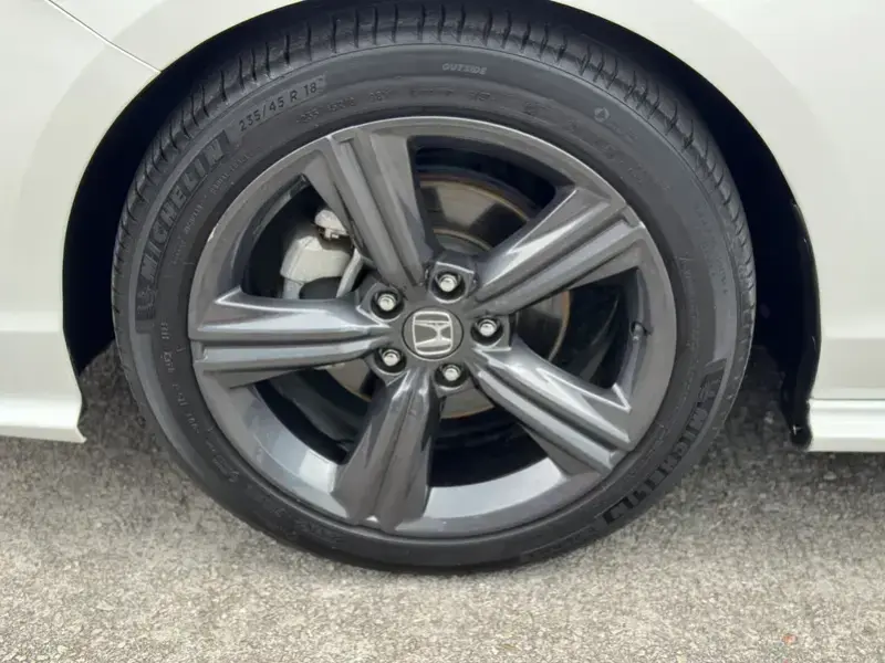2023 Honda Inspire с пробегом 37 000 км