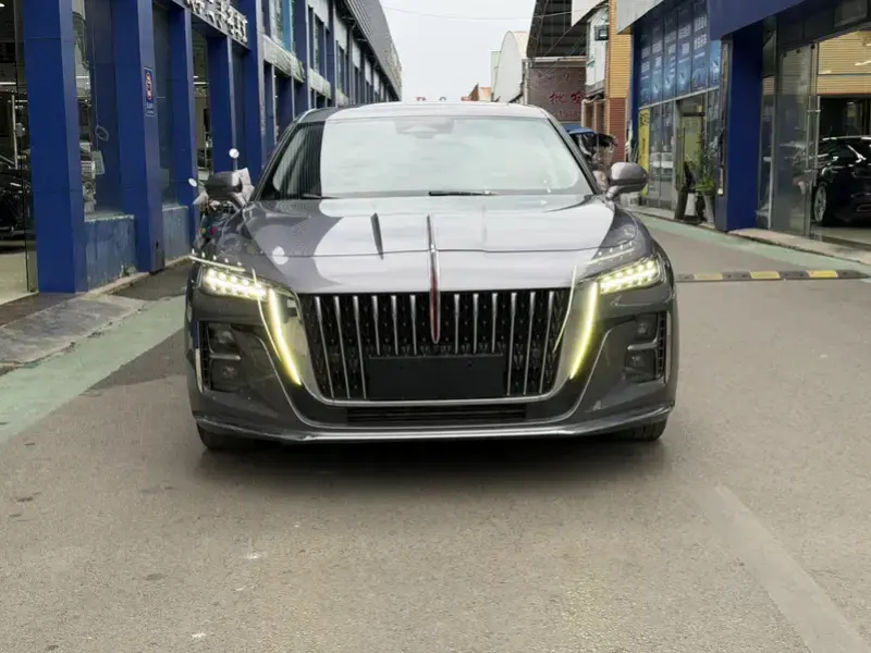 2023 Hongqi H5 с пробегом 42 000 км